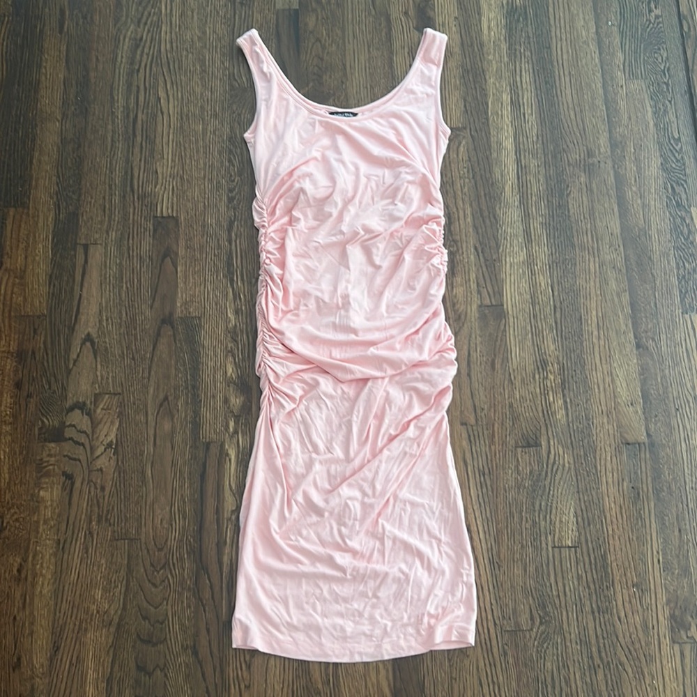 Isabella Oliver ruched tank maternity dress. Size 1 (women’s xs or 2/4). Pink.